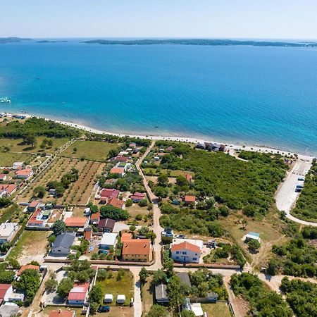 Teuta Apartments - A Beach And A Sea View Peroj Bagian luar foto
